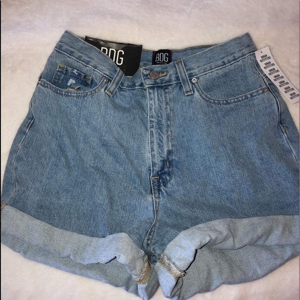 NWT BDG Urban Outfitters Mom Jean Shorts Size 27